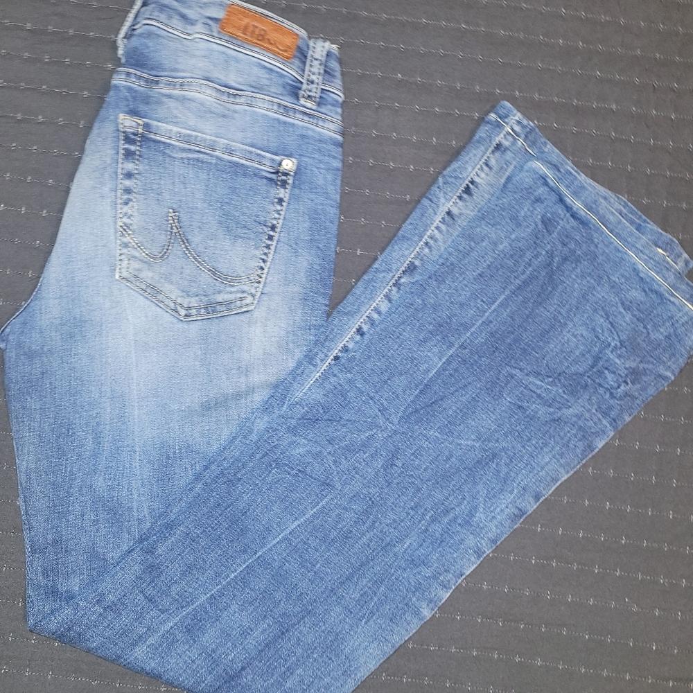 LTB Genuine Denim CRISTIA Low-Tise Blue Jean's with a Flared Leg Size W28 L32